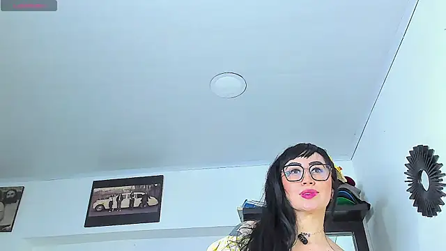Vicky_hotmilfのライブXXXチャット