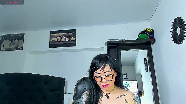 Vicky_hotmilf 라이브 XXX 채팅