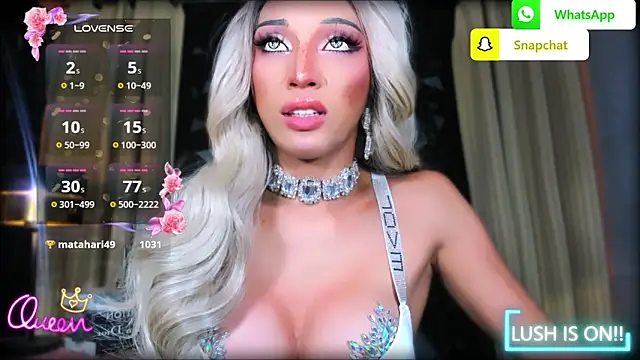UrDominantBella Show in webcam