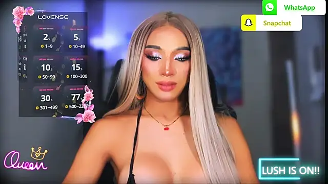 UrDominantBella Show in webcam