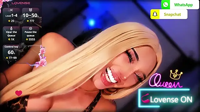 UrDominantBella Show in webcam