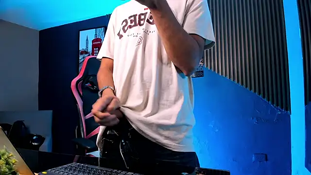 Boss_Domiinatorn Webbikameraesitys