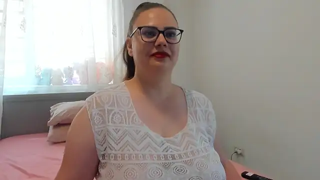 amiravyxen Adlı Modelin Canlı XXX Sohbeti
