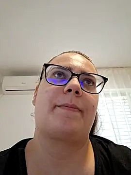 חדר צ'אט בשידור חי של amiravyxen