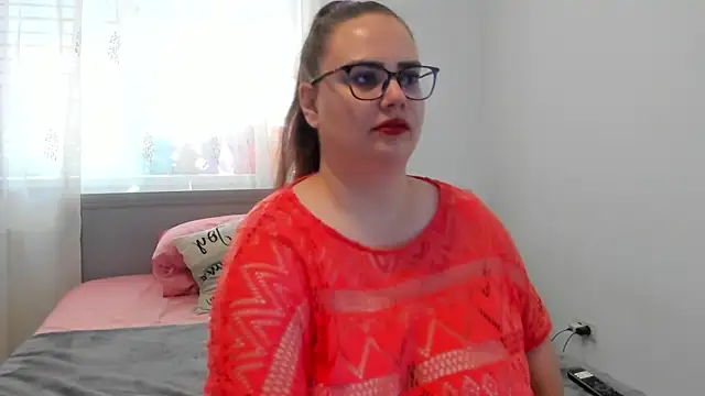 צ'אט XXX בשידור חי של amiravyxen
