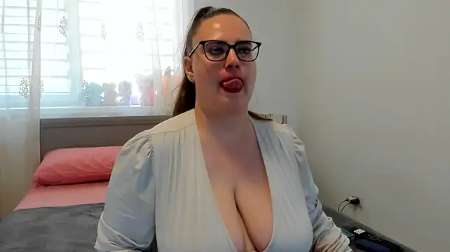 amiravyxen Adlı Modelin Canlı XXX Sohbeti