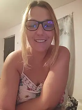 Sakura_2000 Webcam show