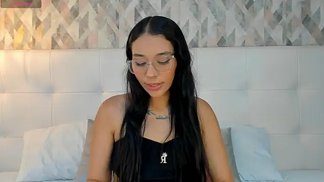 Roseaurora's Live XXX Chat