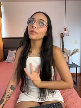 Chat +18 de AuroraNoir_ ao vivo