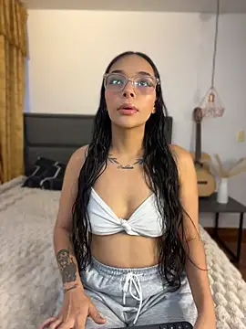 AuroraNoir_ Live XXX-Chat