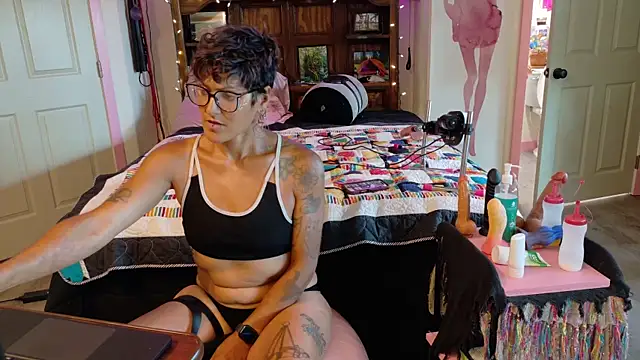 kinkycanner webkamerás műsora