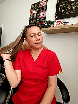 _Dentist-Madisson_04 Pertunjukan Webcam