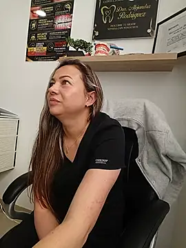 _Dentist-Madisson_04: διαδικτυακό σόου στην κάμερα