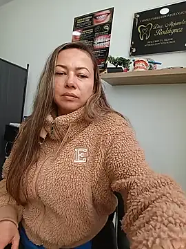 _Dentist-Madisson_04 Pertunjukan Webcam