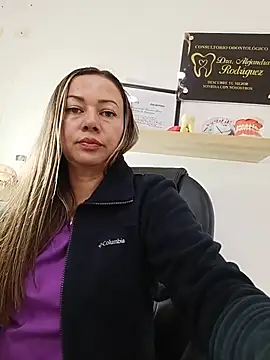 _Dentist-Madisson_04's Webcam Show