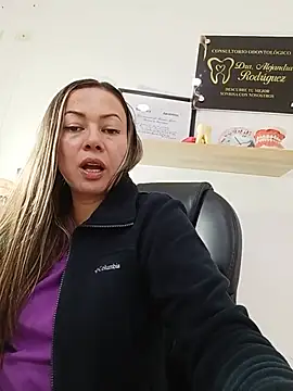 _Dentist-Madisson_04's Webcam Show