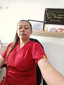 Pertunjukan Kamera Web _Dentist-Madisson_04