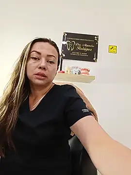 _Dentist-Madisson_04 Pertunjukan Webcam