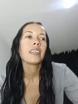 Chat XXX en directo de MiaForever1