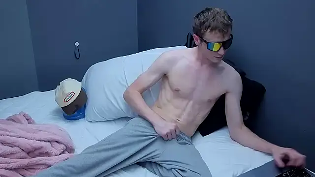 maskedboy1 webcam show