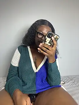 XXX chat uživo modela Moonzy77