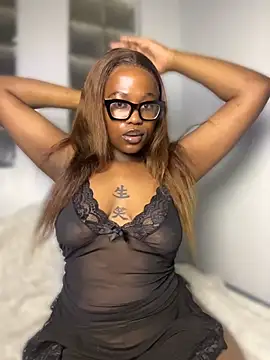 Chatroom XXX en direct de Moonzy777