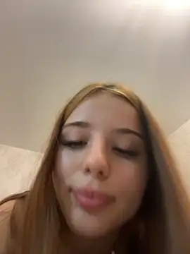 Immy_Megan Chat XXX in diretta