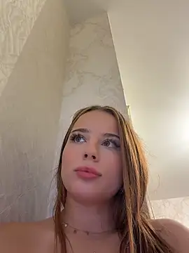 Immy_Megan Adlı Modelin Canlı XXX Sohbeti