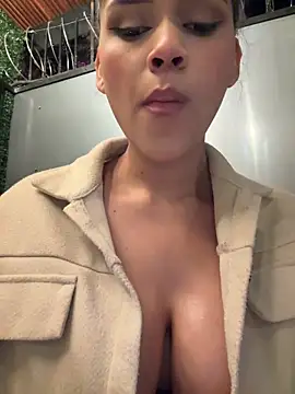 Chat +18 de Lilithadams1 ao vivo