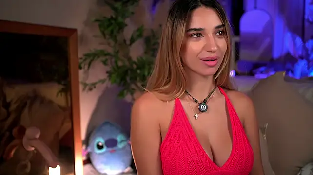 ItalianGirl Show in webcam