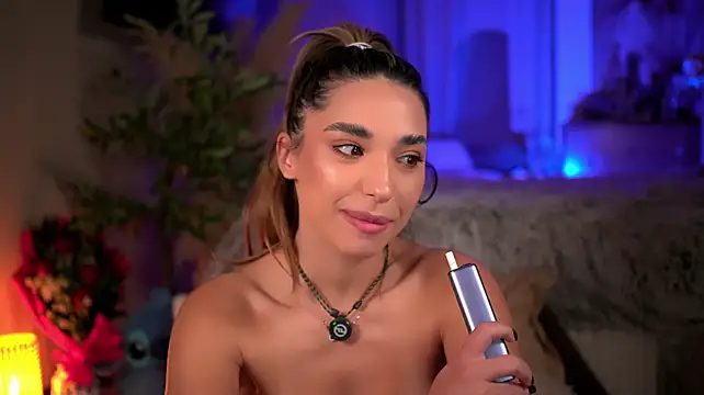 แชท XXX สดของ ItalianGirl