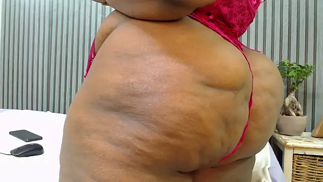 ROYALASS25 Webcam Show