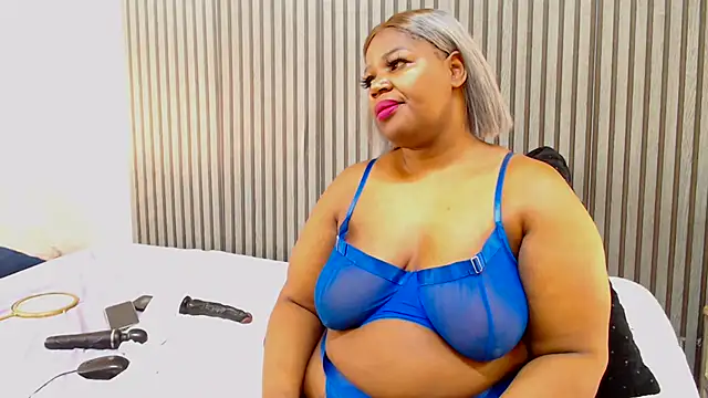 ROYALASS25's Webcam Show