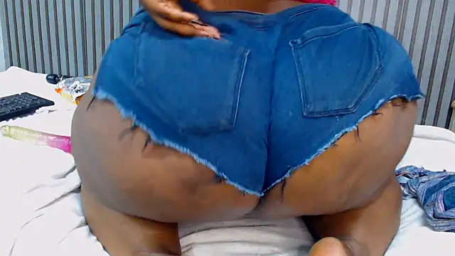 Show de ROYALASS25 na webcam