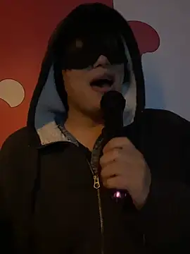 Show modela ma_k0 na web-kameri