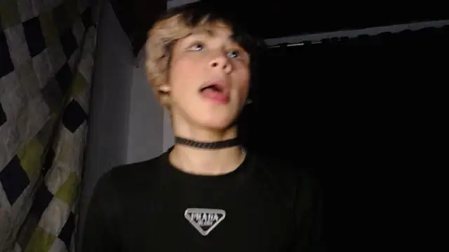 DaraSweet20's Webcam Show