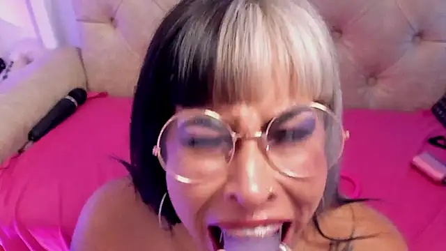 Rumi_666's Webcam Show