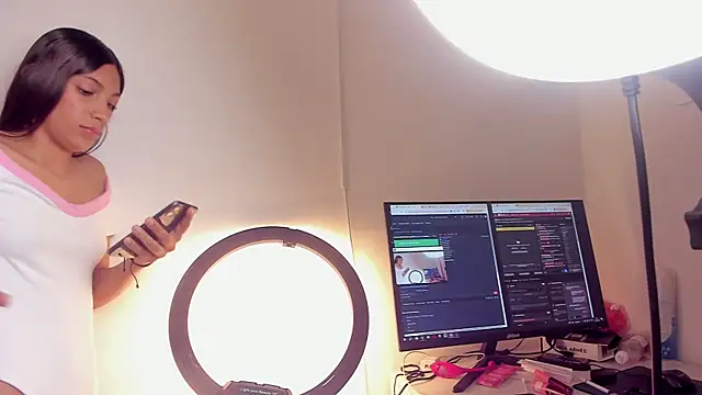 Luxury_r3veng3 Show in webcam