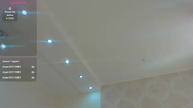 Živá chatovací místnost Jerry-Hall