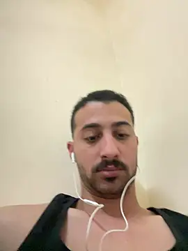 عرض كام Hehjehjeqll