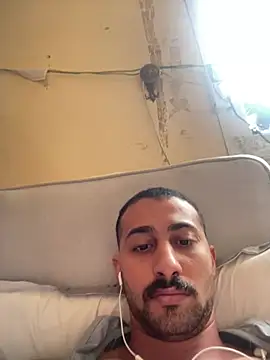 عرض كام Hehjehjeqll
