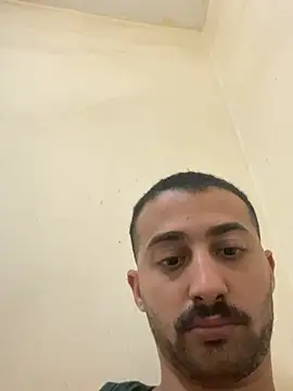 عرض كام Hehjehjeqll