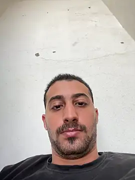 عرض كام Hehjehjeqll