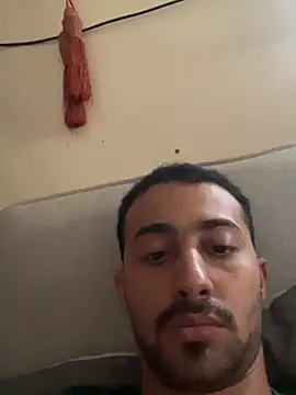 عرض كام Hehjehjeqll