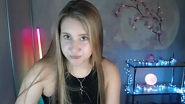 Milka_kamila élő XXX-chatje