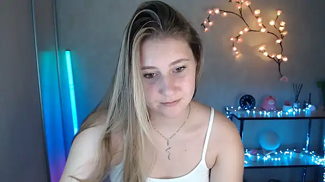 Milka_kamila live XXX chat
