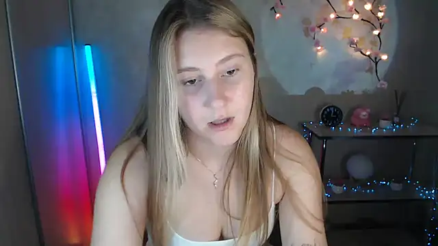 Milka_kamila live XXX chat