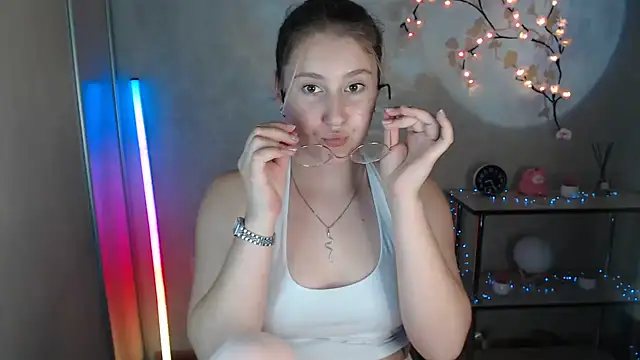 Milka_kamila Adlı Modelin Canlı XXX Sohbeti
