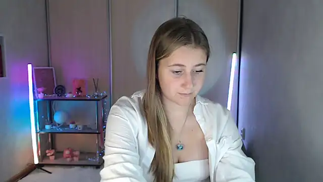 Milka_kamila live XXX chat