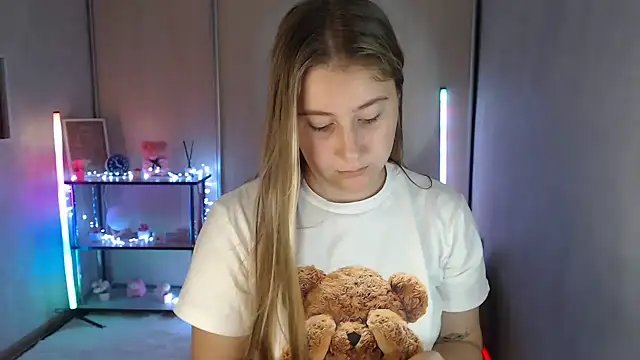 Milka_kamila Adlı Modelin Canlı XXX Sohbeti